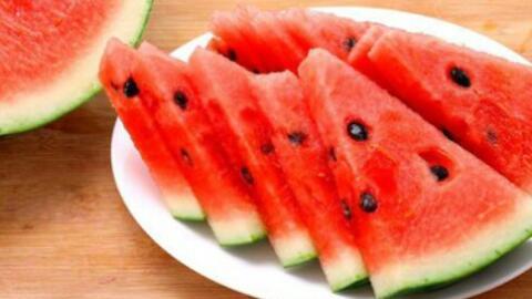 正宗吃瓜现场视频,一幕幕爆笑瞬间，带你领略民间欢乐